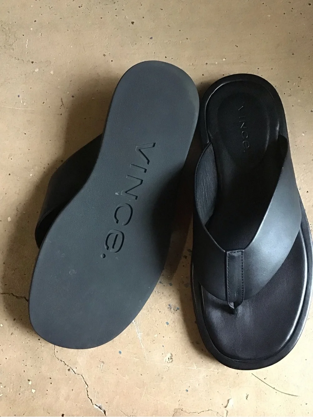 VINCE Dali Leather Thong Sandals